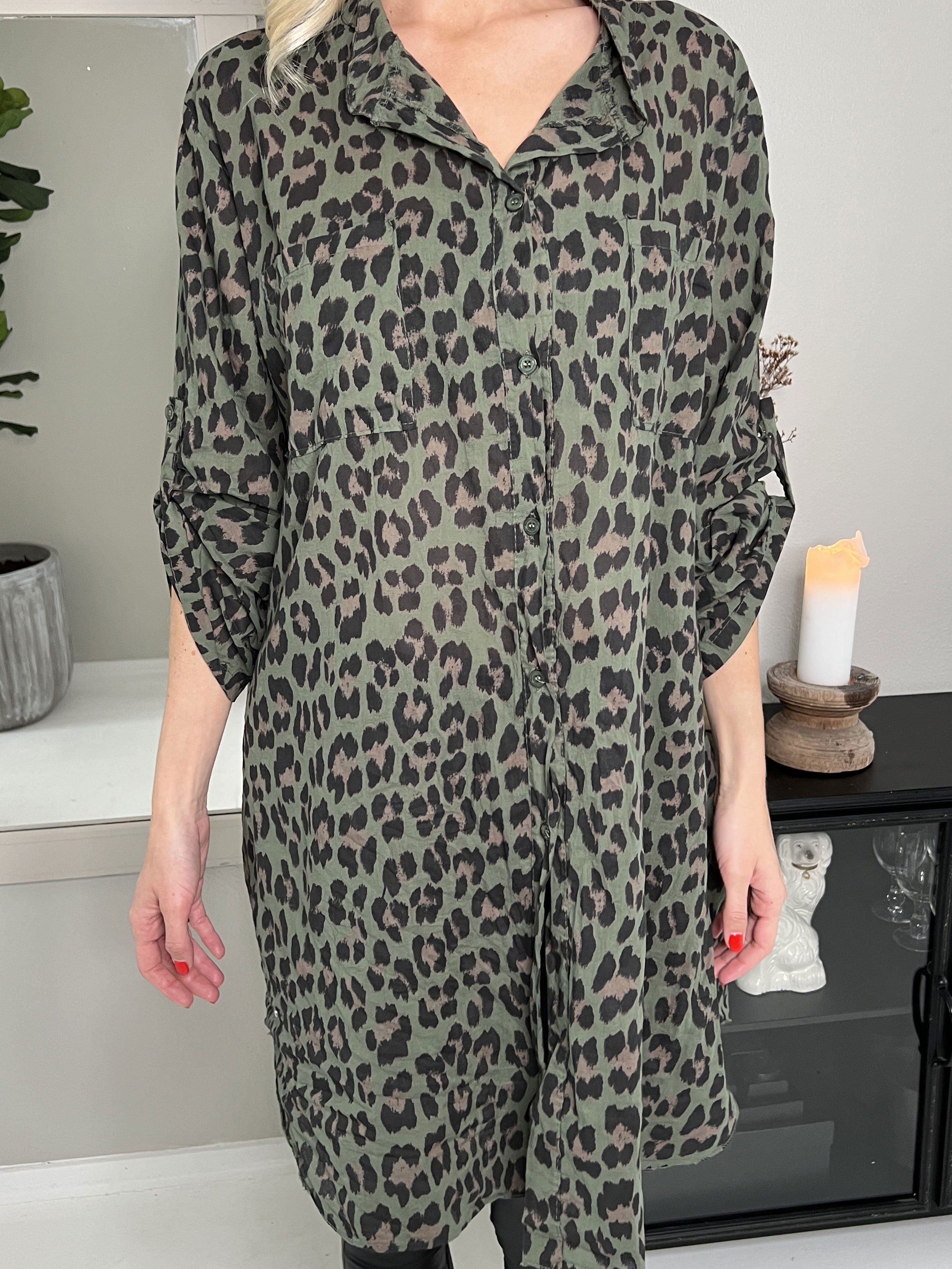 Berna Leo - Skjorte i leopardprint med lommer